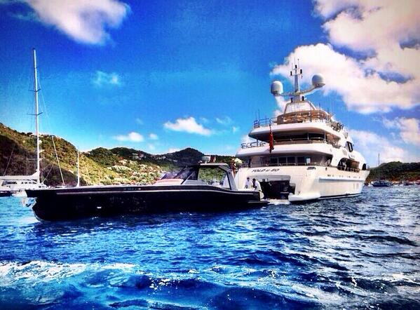 twitter yachts via @MoloriLifestyle